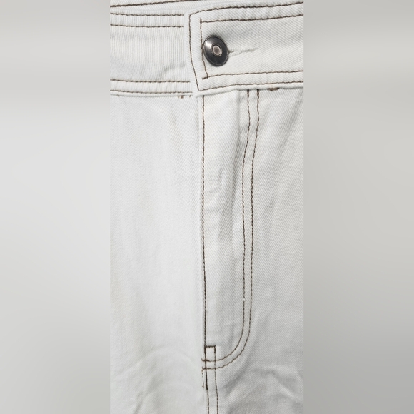 Future Collective Women's High Rise Straight Leg Raw Hem Cream Jeans Size 14 NWT - Picture 3 of 16